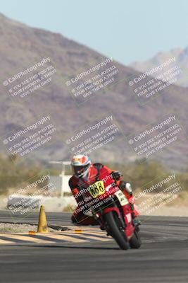 media/Oct-30-2025-Racers Edge (Thu) [[dabbdaf680]]/3-B Group/Session 2 (Turn 14)/